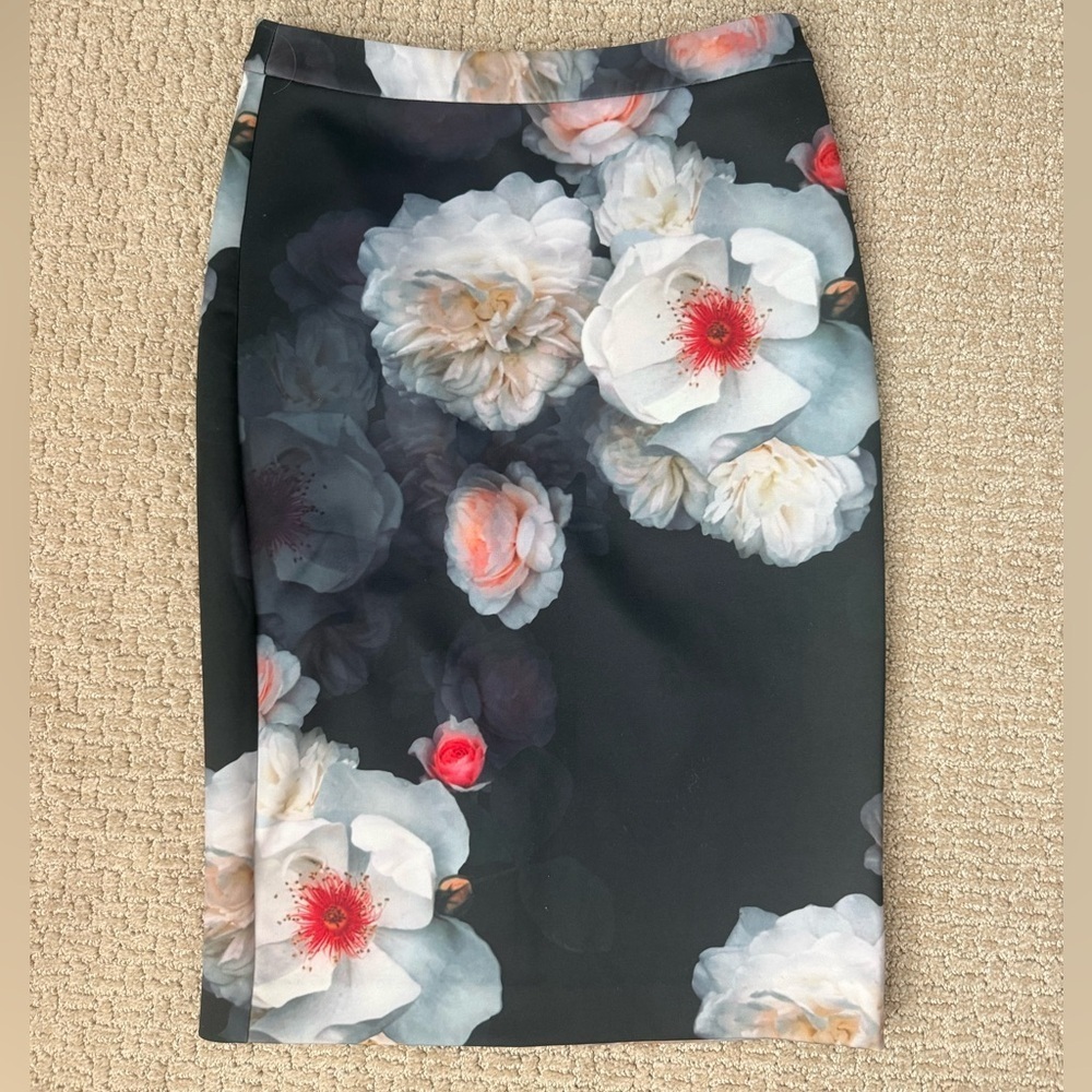 Ted Baker London Black Floral Pencil Skirt Garden Print Midi Skirt Size 1 - Picture 4 of 7